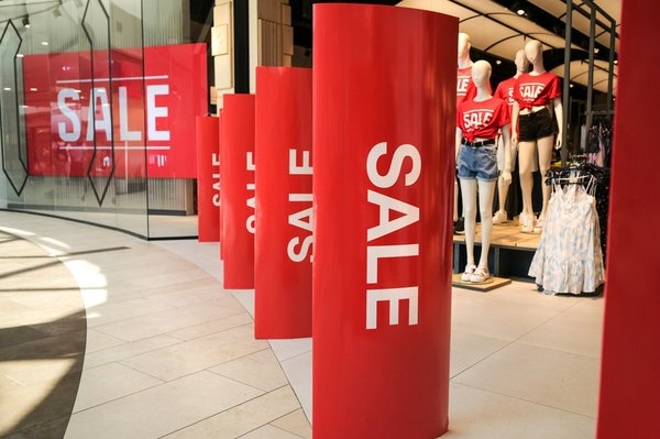 Affiche solde magasin : boostez vos ventes en un clin d'œil !
